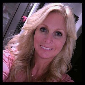 Meet your Posher, April